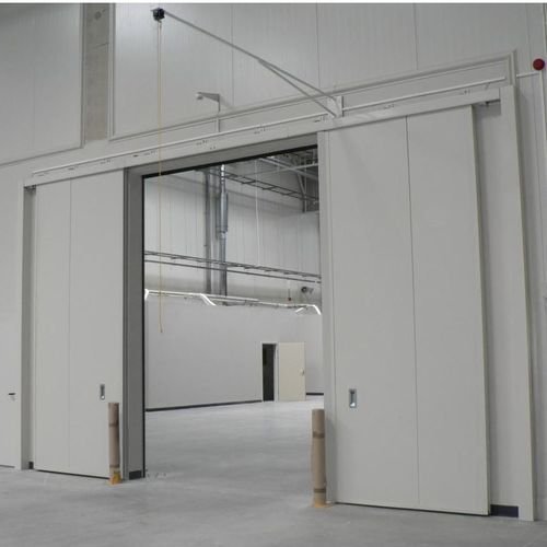 Cửa Thép Chống Cháy hạn Chế Rủi Ro Trong Các Tình Huống Khẩn Cấp